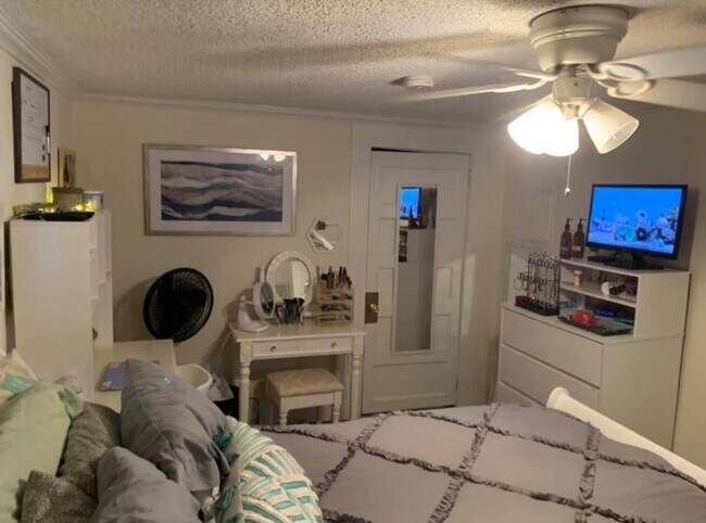 Building Photo - 109 John M Long Dr