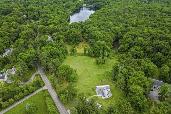 Building Photo - 73 Whippoorwill Rd E