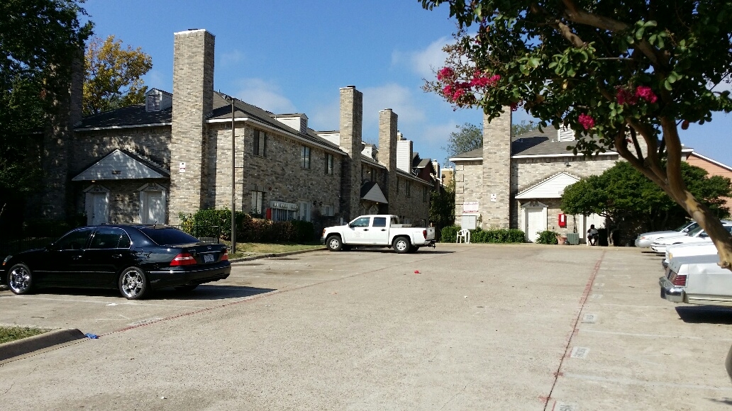Primary Photo - Crossroad Townhomes