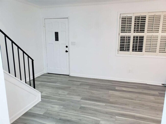Foto del edificio - 2960 N Dekalb Dr