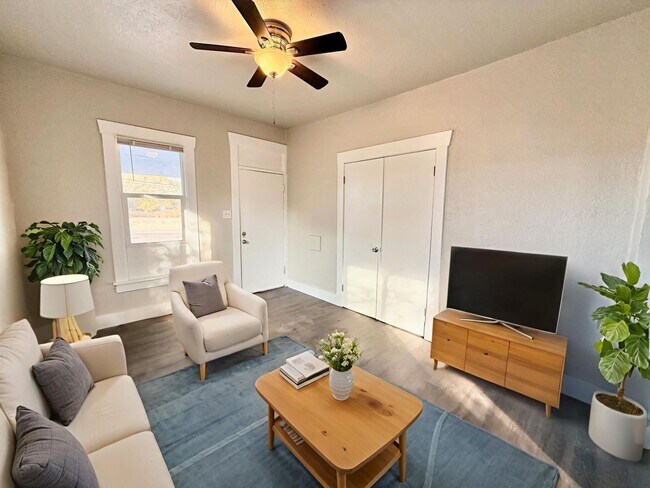 Foto del edificio - Spacious Home Near Downtown Pueblo with Private Yard