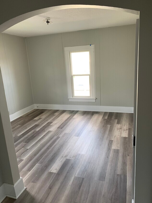 Dormitorio/sala de estar - 609 Grant St