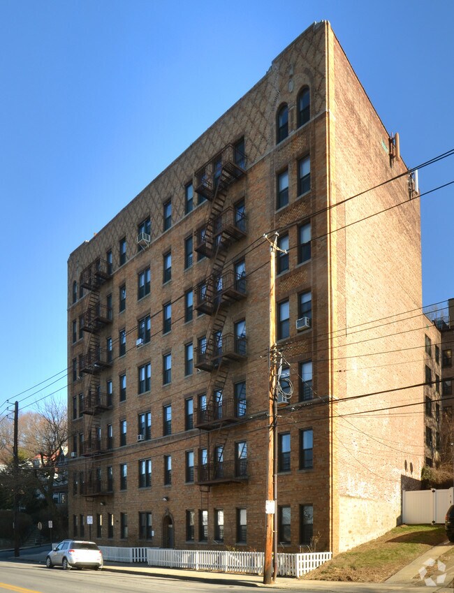 706 Warburton Ave, Yonkers, NY 10701 Apartments Yonkers, NY