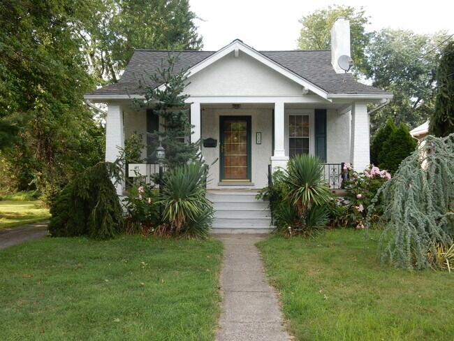 Foto del edificio - 112 W Highland Ave