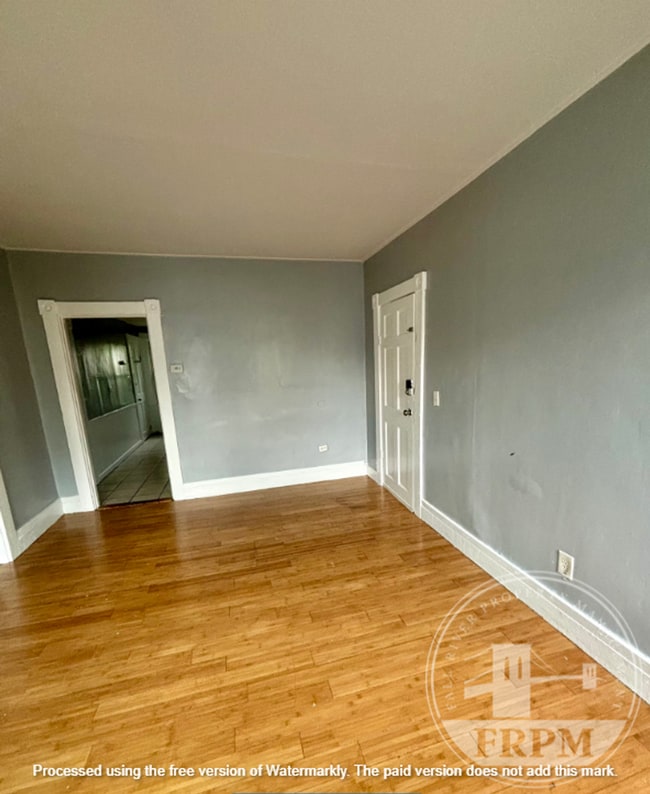 Foto del edificio - 439-441-441 Rivet St