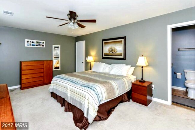 Building Photo - 3348 Oakshade Ct
