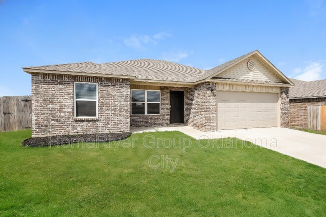 Building Photo - 221 Blue Dr