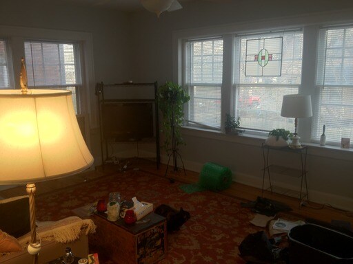 Building Photo - 1305 Valentine Rd