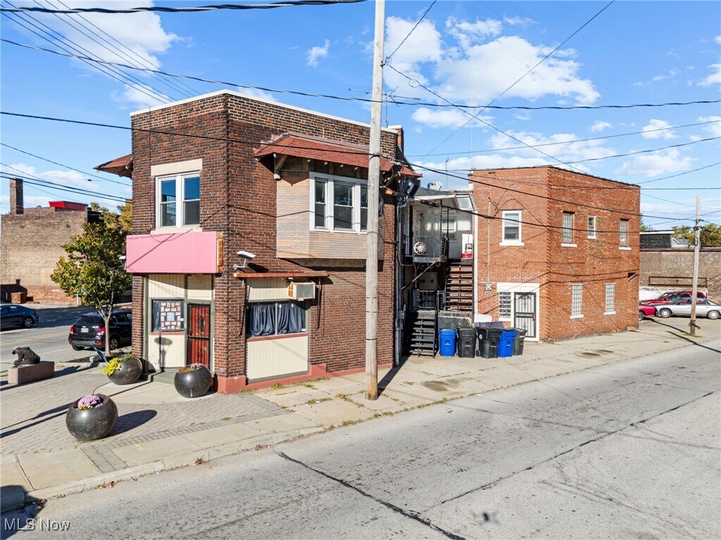 15300 Waterloo Rd Cleveland, OH 44110 – photo 3