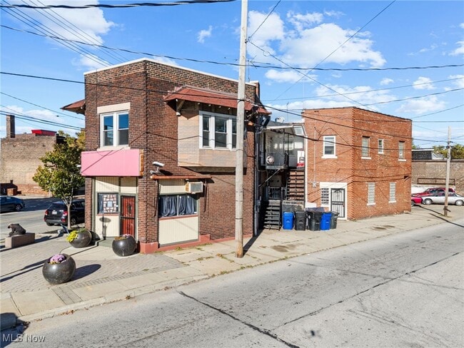 Foto del edificio - 15300 Waterloo Rd