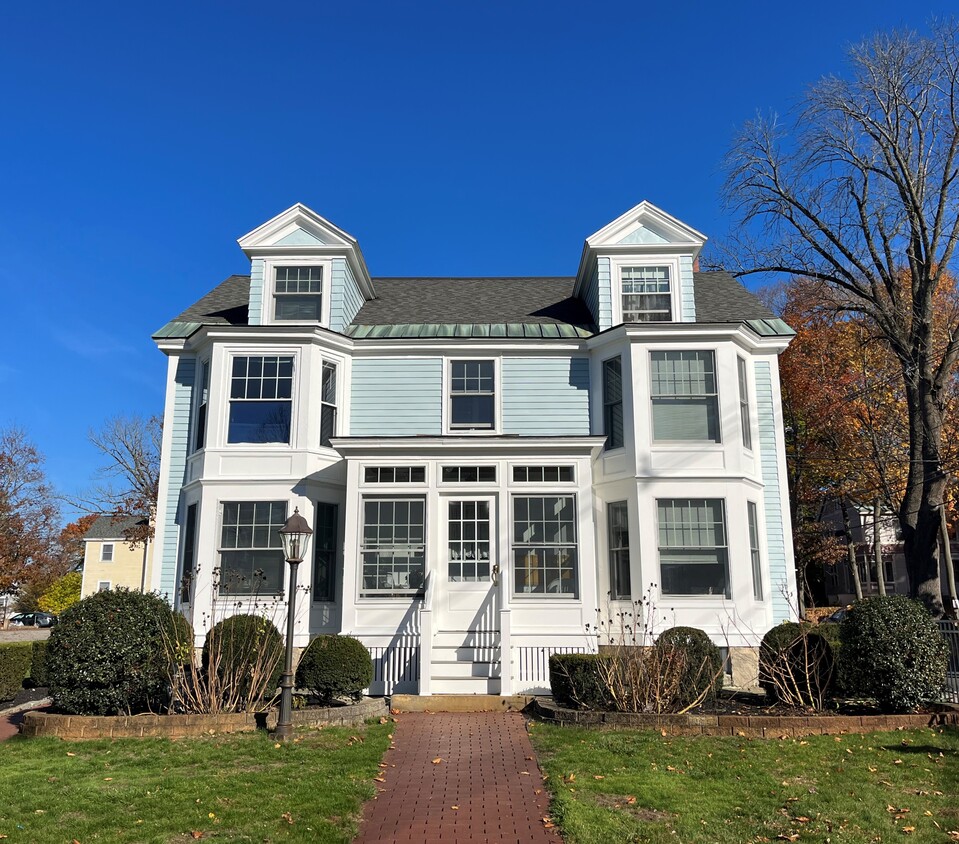 132 Main - 132 Main St