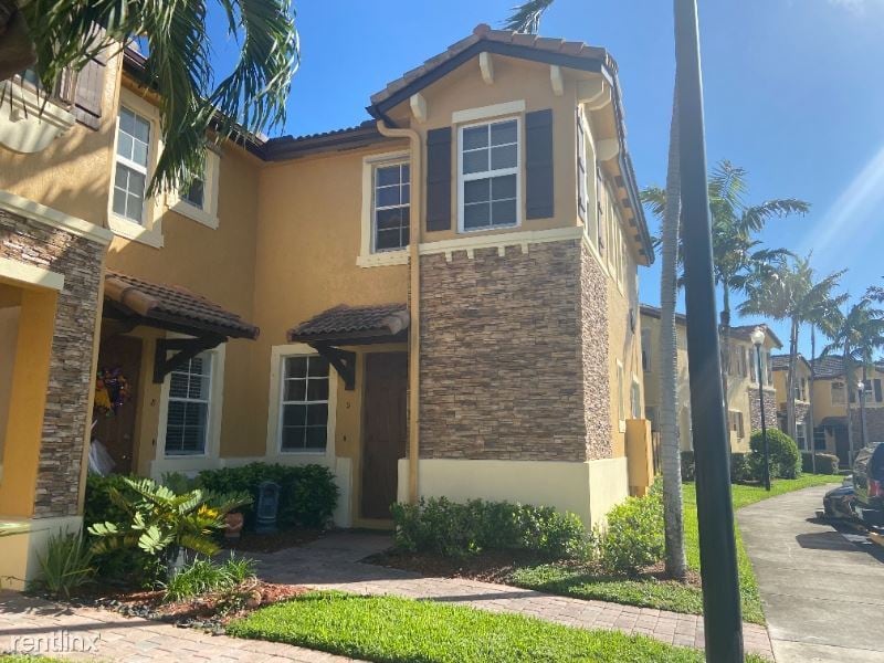 Primary Photo - 3 br, 2 bath Townhome - 9267 SW 227th St