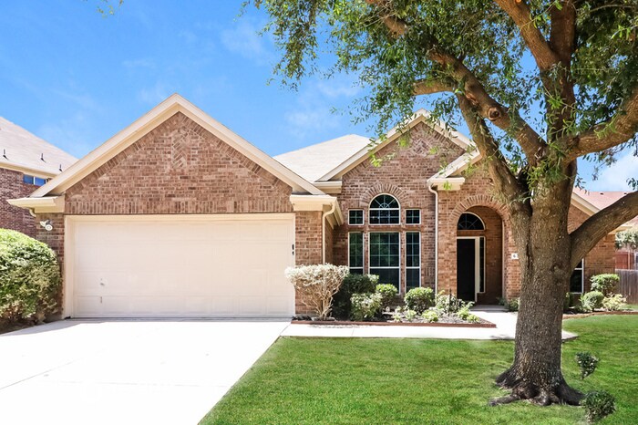 Primary Photo - 635 Oak Creek Dr