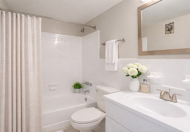 Baño - Mountain Ridge Apartments