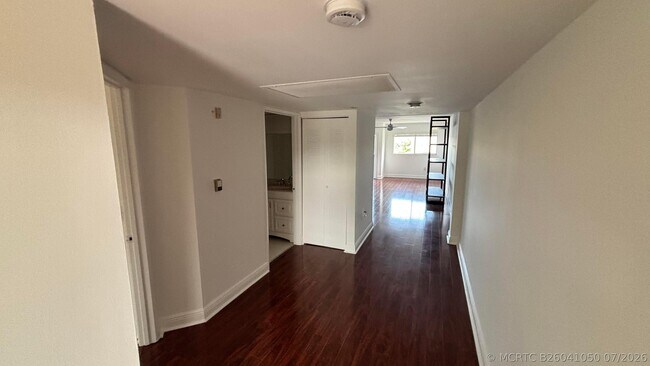 Foto del edificio - 1001 SW 141st Ave