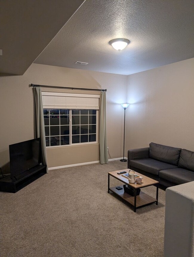 Building Photo - Amazing townhome in northern Colorado Springs