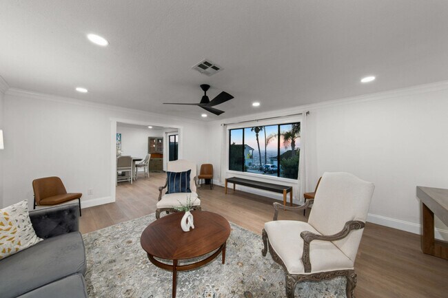 Foto del edificio - 4367 Summit Dr