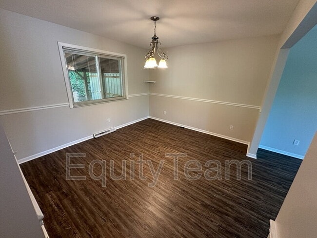 Foto del edificio - 6386 Taylor Rd
