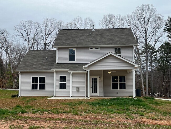 Foto del edificio - Breathtaking 4 Bedroom, 2 1/2 Bathroom House in Winston Salem, NC!
