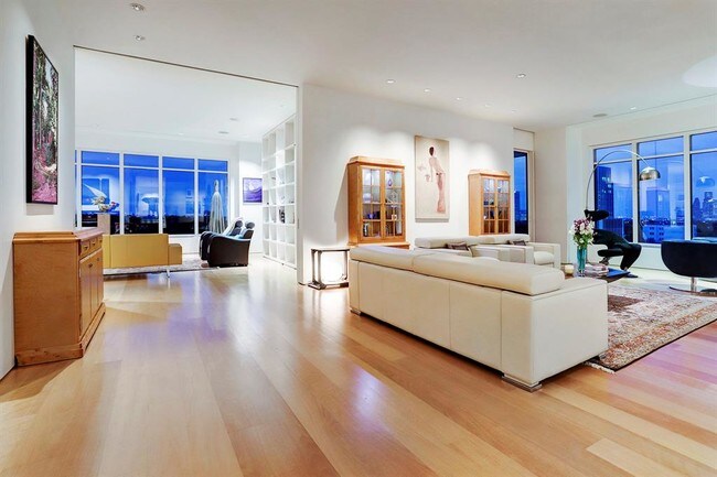 Foto del edificio - 2121 Kirby Dr
