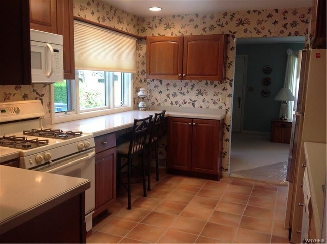 Building Photo - 47 Green Acres Rd