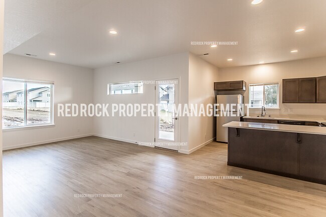 Building Photo - 1108 N Davis Ln