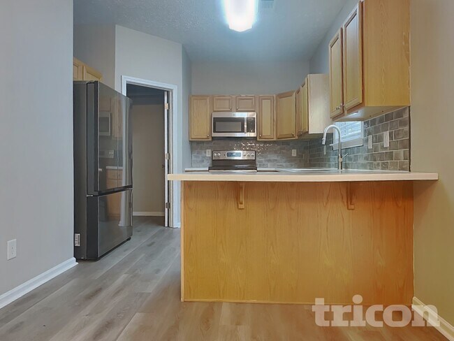 Foto del edificio - 37 Roxbury Ln