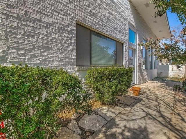 Building Photo - 3700 W 6th St