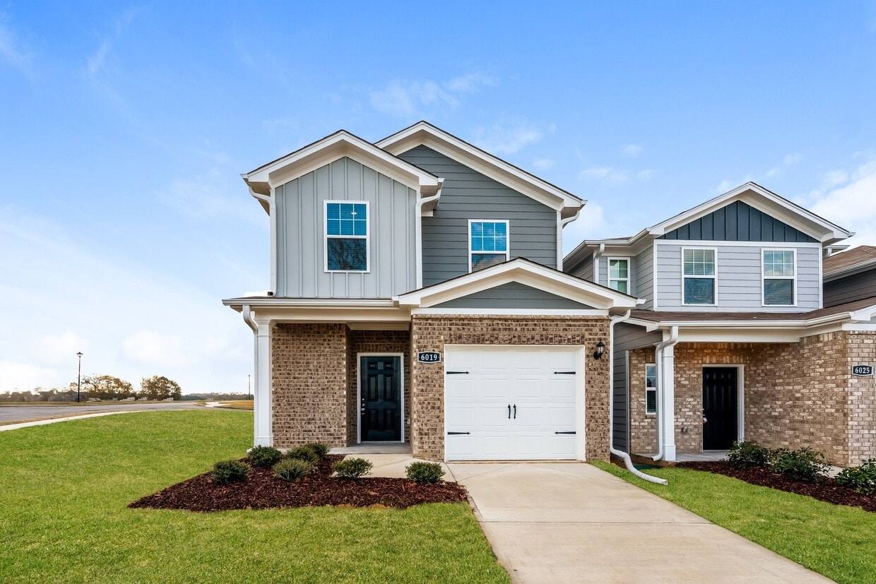 Foto principal - 8059 Hagood St