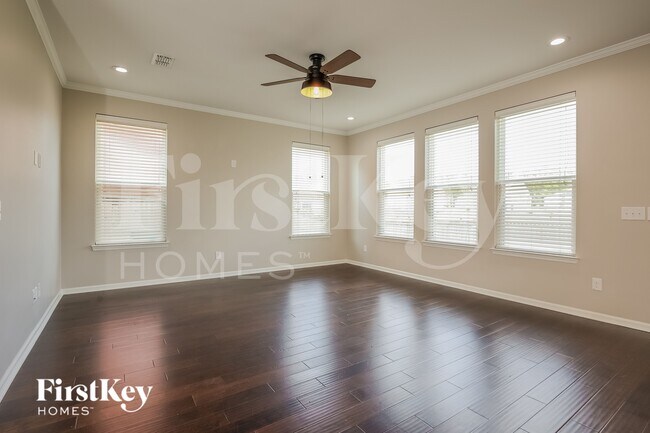 Foto del edificio - 437 Northern Red Oak Dr