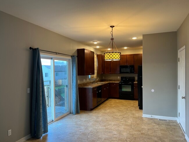 Foto del edificio - 19618 T St