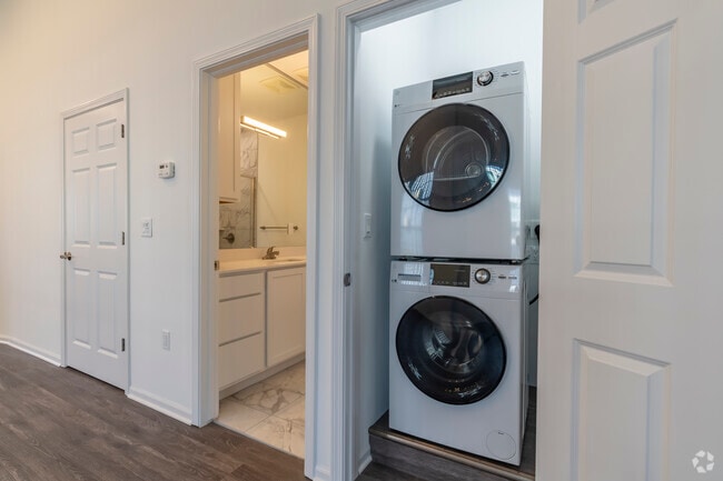 2BR, 2BA - 1,125SF - The Haven II - Laundry - Highland Knolls