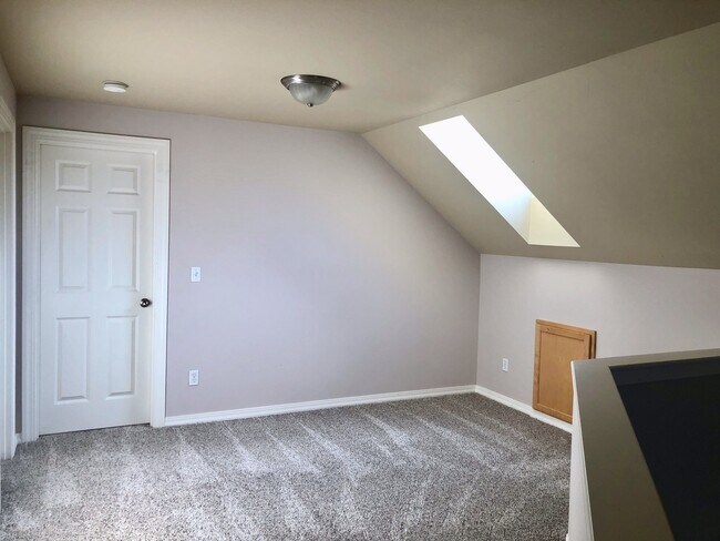 Foto del edificio - First Floor Master!!