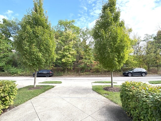 Building Photo - 949 Junction Pl