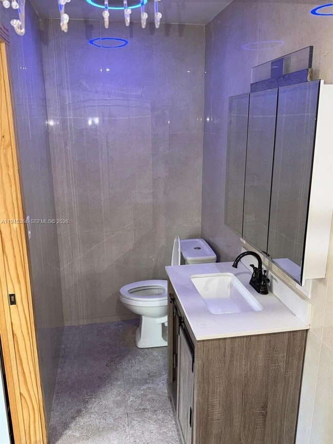 Building Photo - 4152 SW 13th St