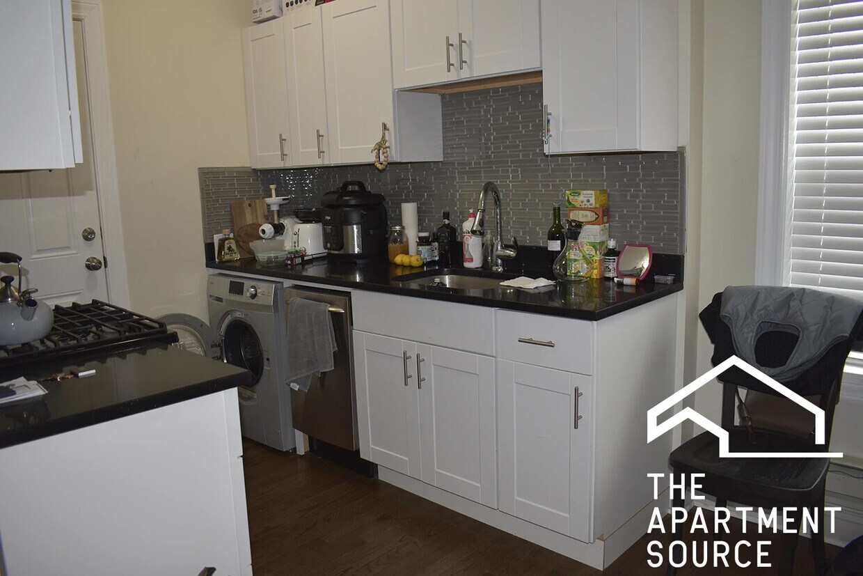 Foto principal - 3817 N Greenview Ave