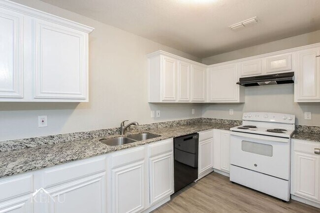 Building Photo - 238 Creek Cove Dr