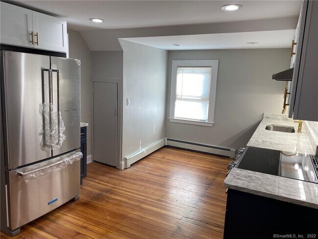 Foto del edificio - 223 Park Rd