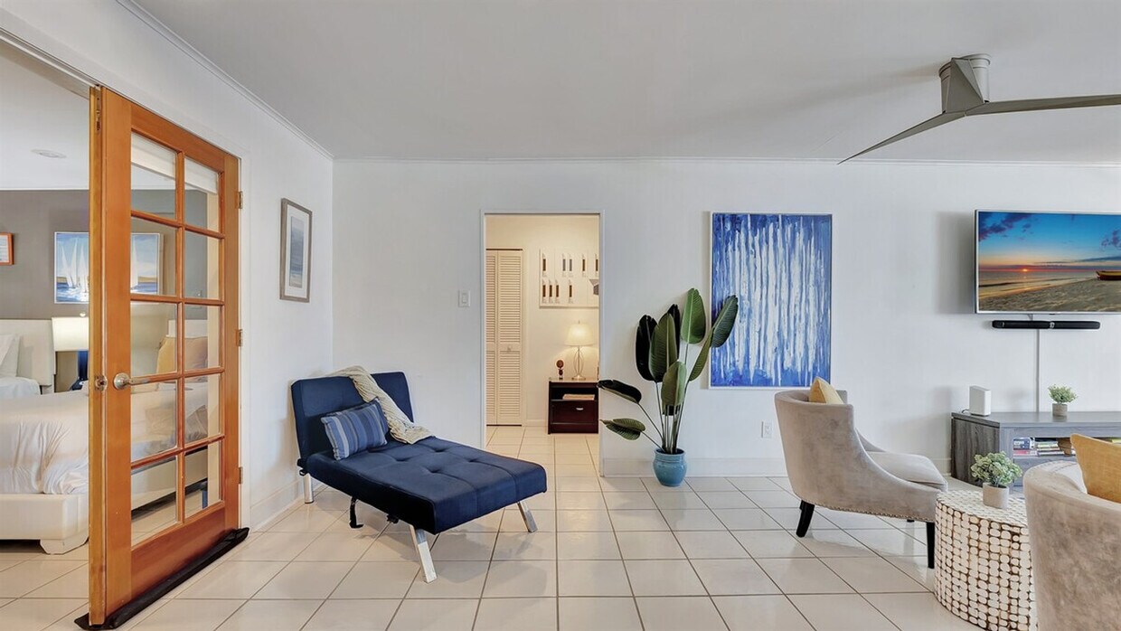 Foto principal - 571 94th Ave N