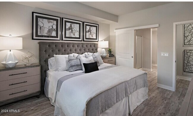 Building Photo - 5550 E Deer Valley Dr