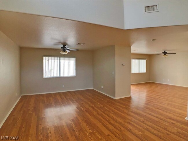 Building Photo - 9664 Mesa Ridge Ct