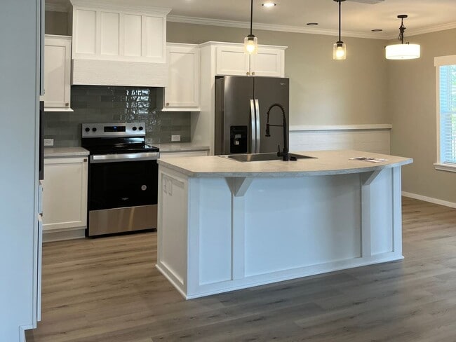 Building Photo - 10912 Tall Oak Cir