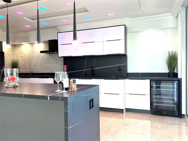 Foto del edificio - 3370 Hidden Bay Dr