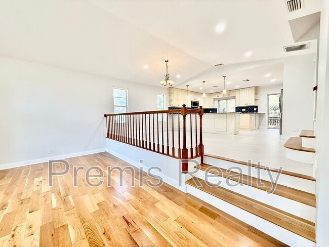 Foto del edificio - 957 Weathersfield Dr