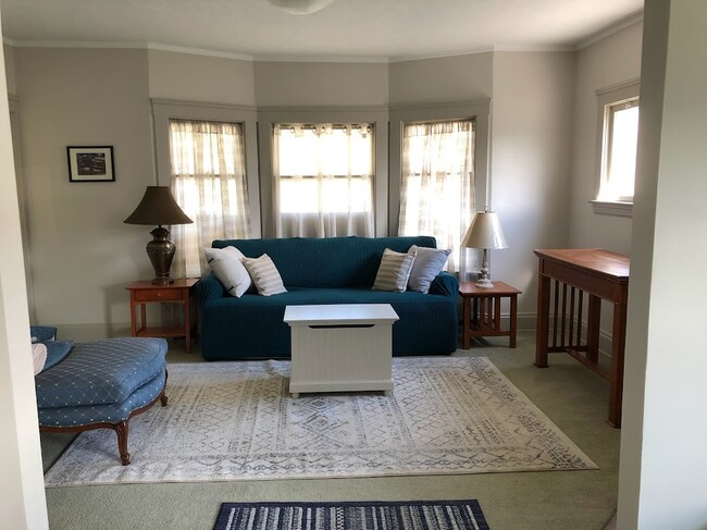 Foto del edificio - 1364 Andrews Ave