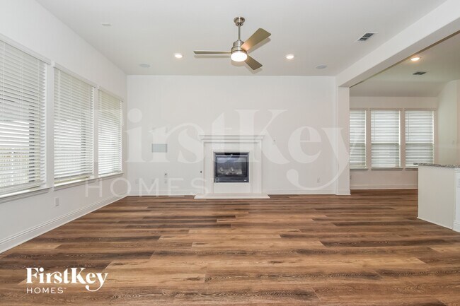 Building Photo - 2811 Winchester Ave