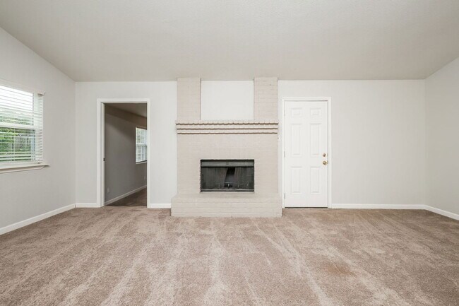 Building Photo - 2730 Bear Springs Dr