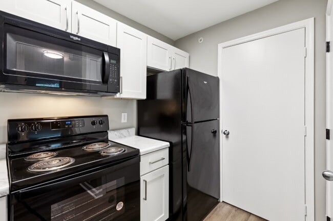 Building Photo - Barrington Parc Apartments