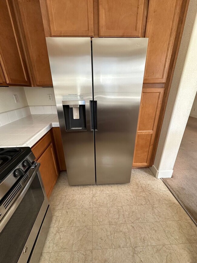 Building Photo - Welcome to modern luxury living in the hea...