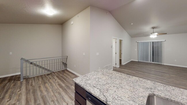 Foto del edificio - 3 bedroom 2 bathroom townhome in Box Elder